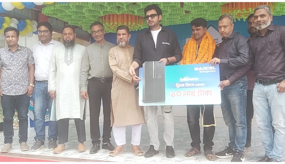 সেই মিঠুনের হাতে ১০ লাখ টাকার চেক তুলে দিলেন নায়ক আমিন খান