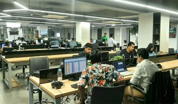 আজ থেকে নতুন সূচিতে অফিস