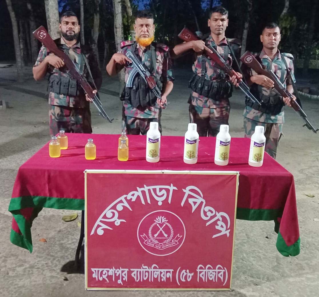 জীবননগরে যৌন উত্তেজক ট্যাবলেট ও মদ উদ্ধার
