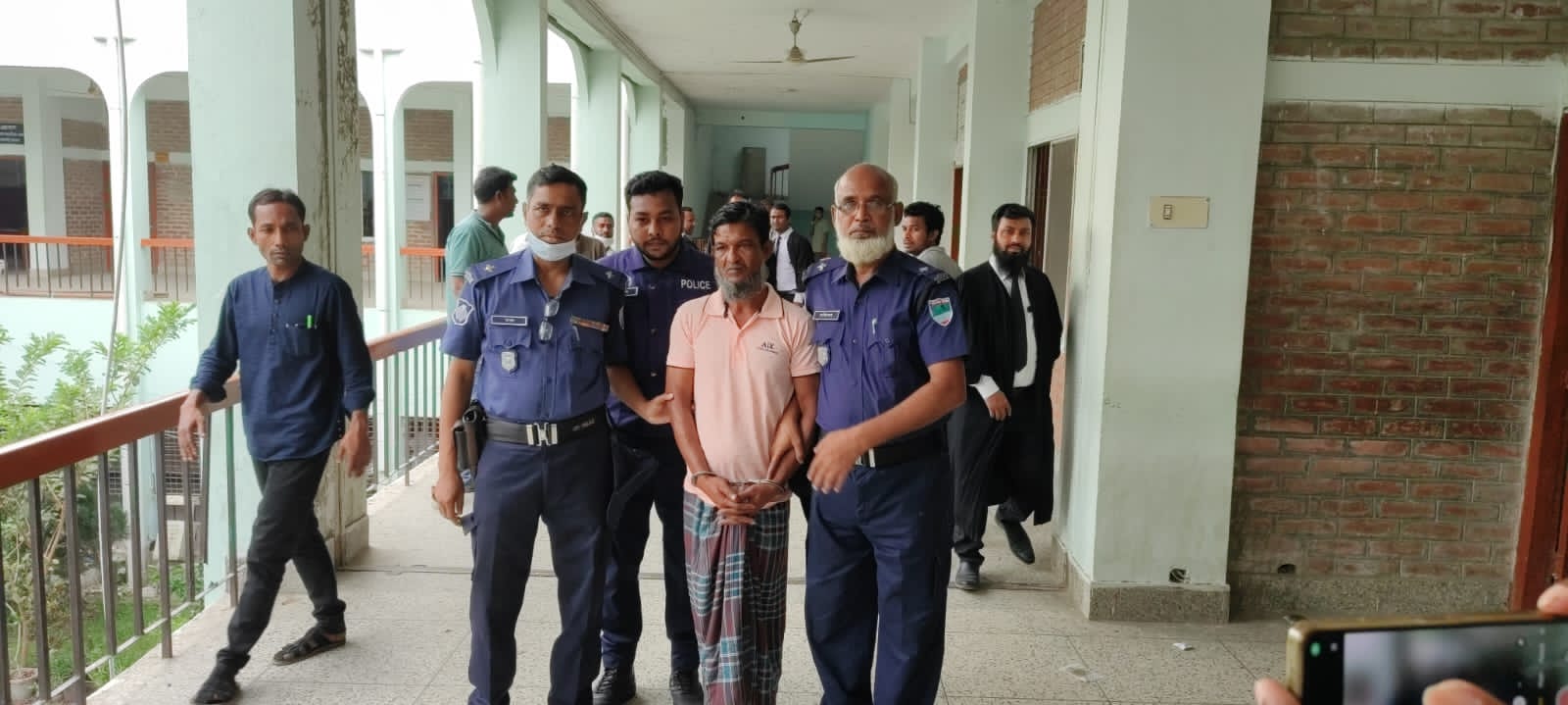 আলমডাঙ্গায় মেয়েকে ধর্ষণের দায়ে বাবার মৃত্যুদণ্ড