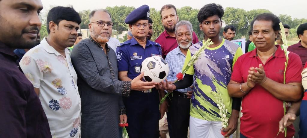 দর্শনায় বৈশাখী ফুটবল টুর্নামেন্টের উদ্বোধন
