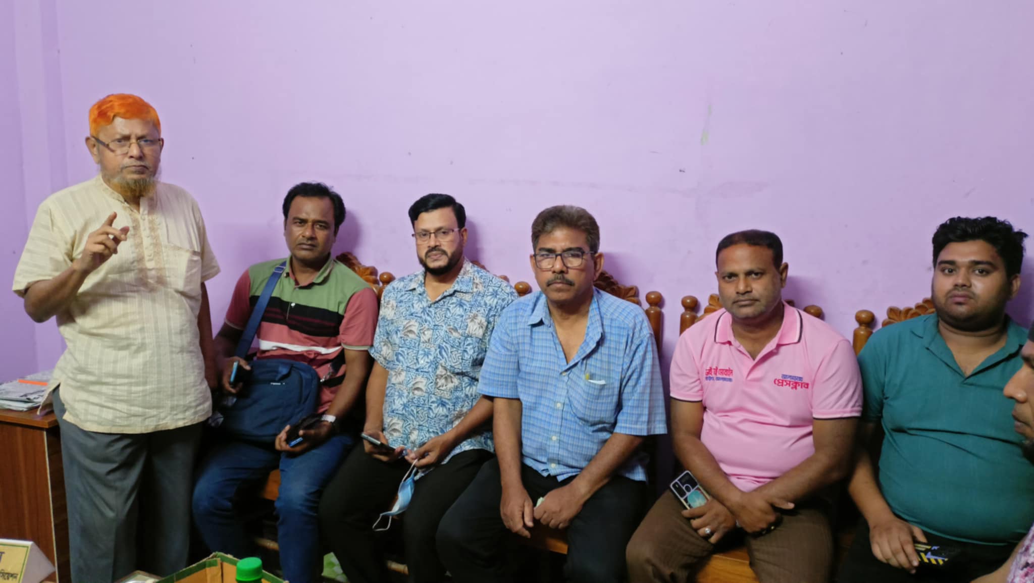 সাংবাদিককে হুমকির প্রতিবাদে আলমডাঙ্গা প্রেসক্লাবের তীব্র নিন্দা